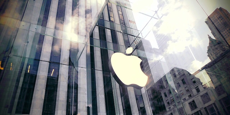 New Apple Patent Shows Company Is Looking to Expand into Smart Clothing