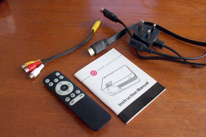 artlii-projector-box-contents artlii-projector-box-contents