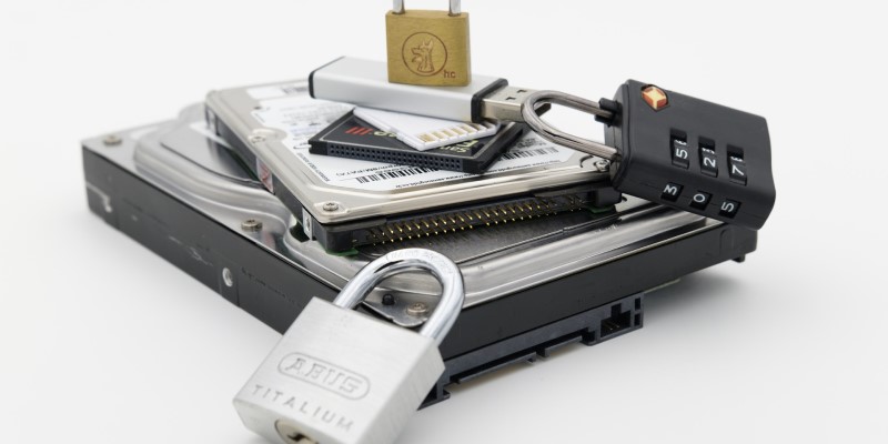 How to Password Protect Your Hard Disks from BIOS/UEFI Featured Image