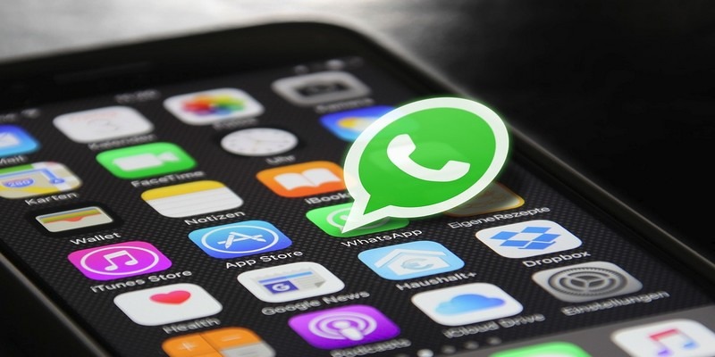 What to Do If Someone Has Access to Your WhatsApp Account Featured Image