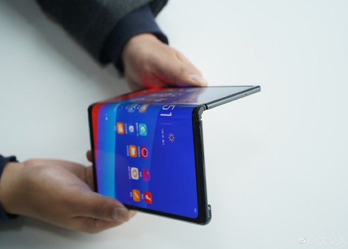 writers-opinion-foldable-phone-content
