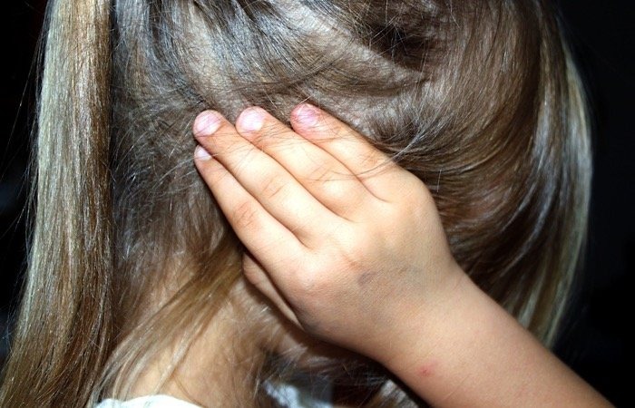 News Smartphone App Ear Infection Girl