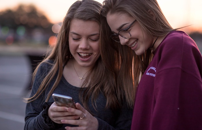 News Facebook Messenger Kids Girls