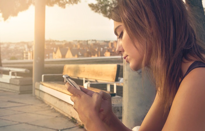 News Smartphones Predict Personalities Woman