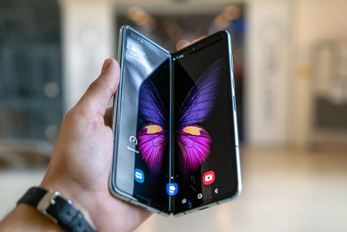 Foldable Phones Uses Entertainment Foldable Phones Uses Entertainment