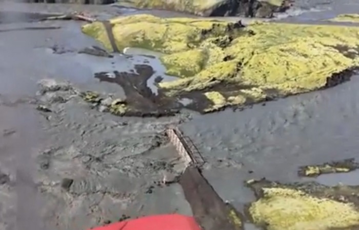 News Iphone Fall Iceland