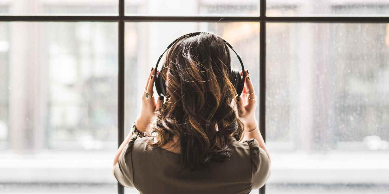 Pros and Cons of Active Noise-Cancelling Headphones