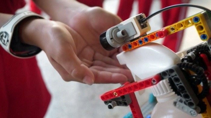 Disinfecting Robots Hands Free Sanitizer