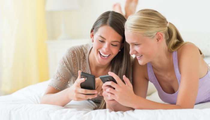 Instagram Cowatching Sharing Phones