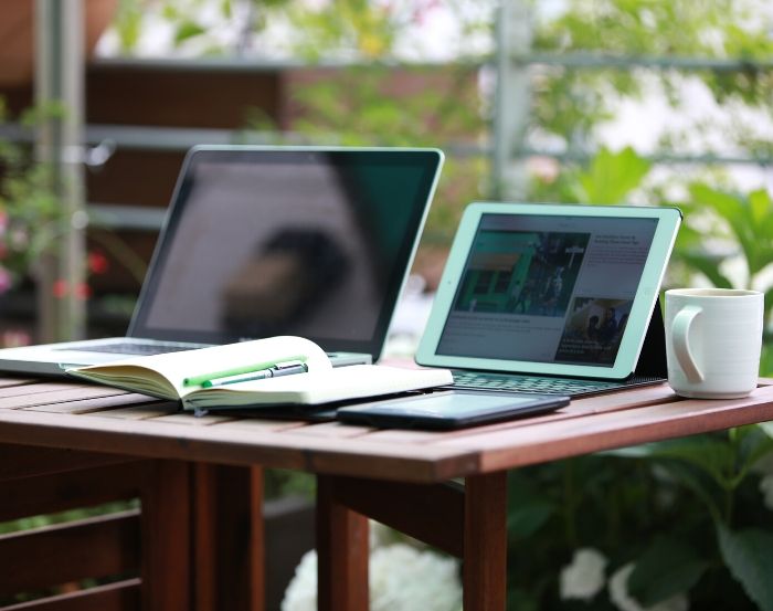 Choosing Portable Monitor Connectivity