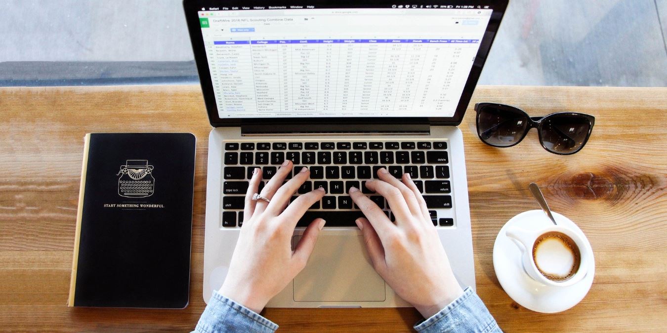 How to Automatically Change Cell Color in Google Sheets