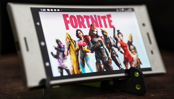 News Apple Fortnite Battle Phone