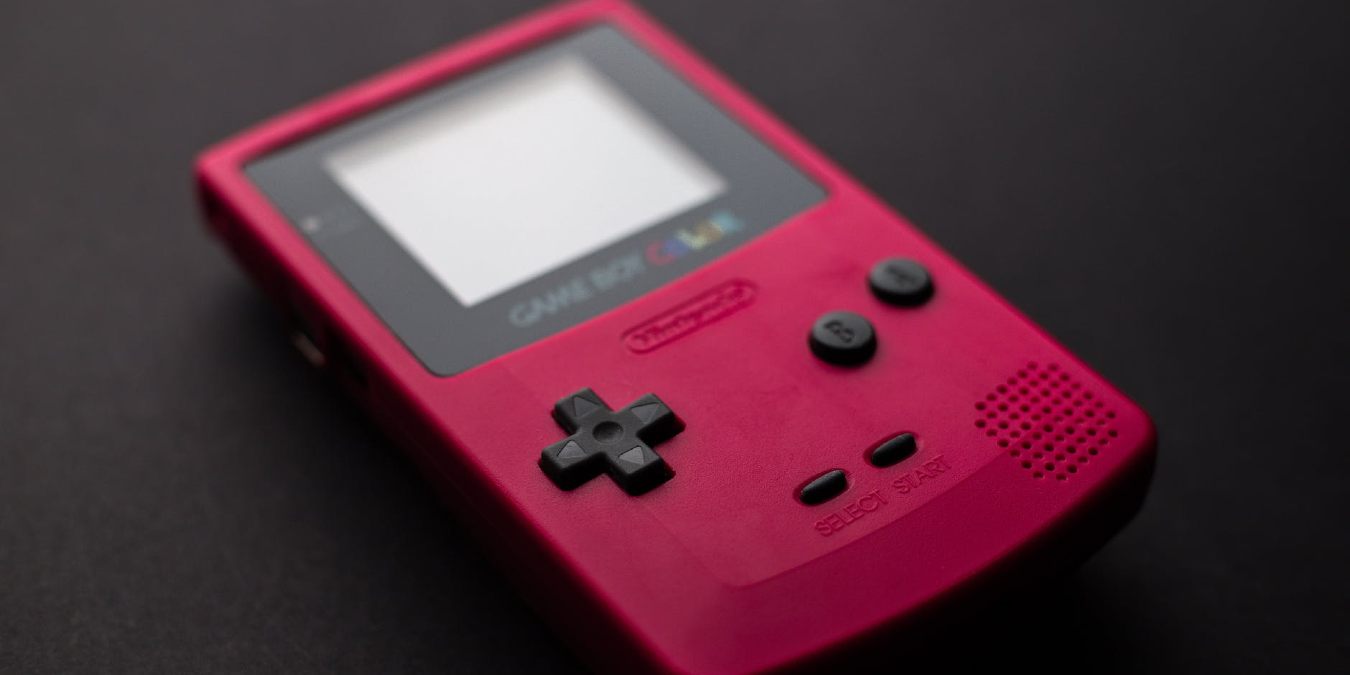 4 of the Best Handhelds for Retro Gaming