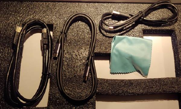 Zissu's 15.6 Inch Portable Monitor Review Cables