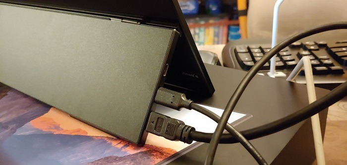 Zissu's 15.6 Inch Portable Monitor Review Connected