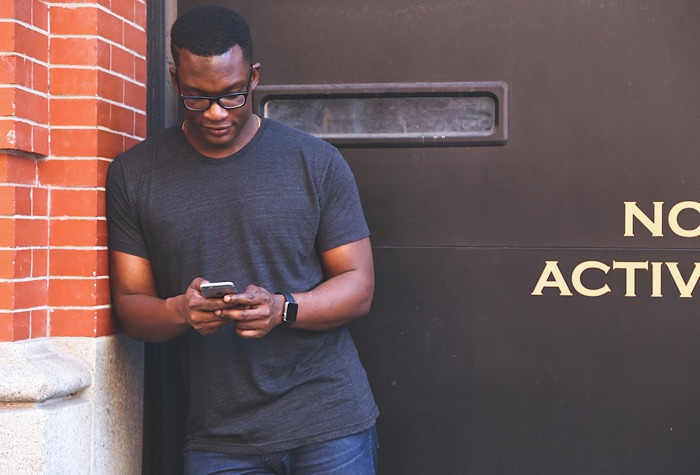 News Att Ads Discount Man