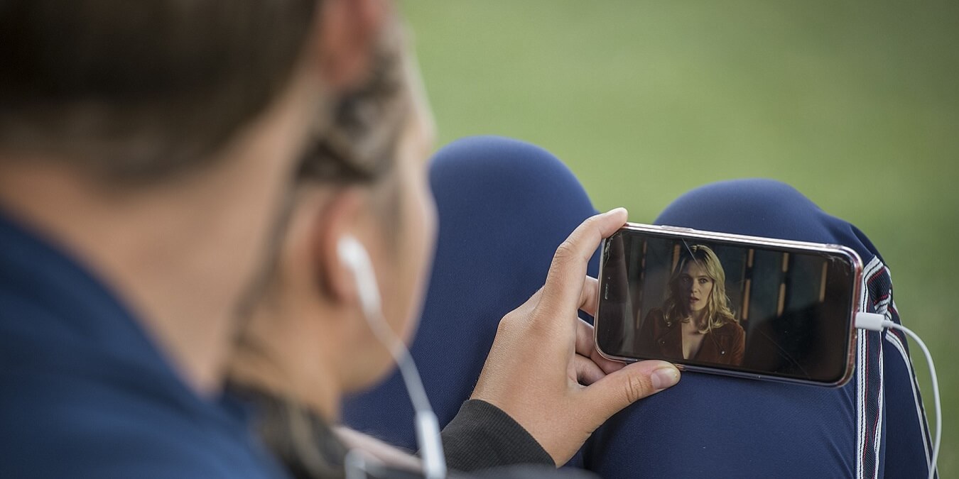 How To Cut Back Youtube Use Featured