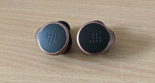 Tronsmart Apollo Bold Earbuds Together