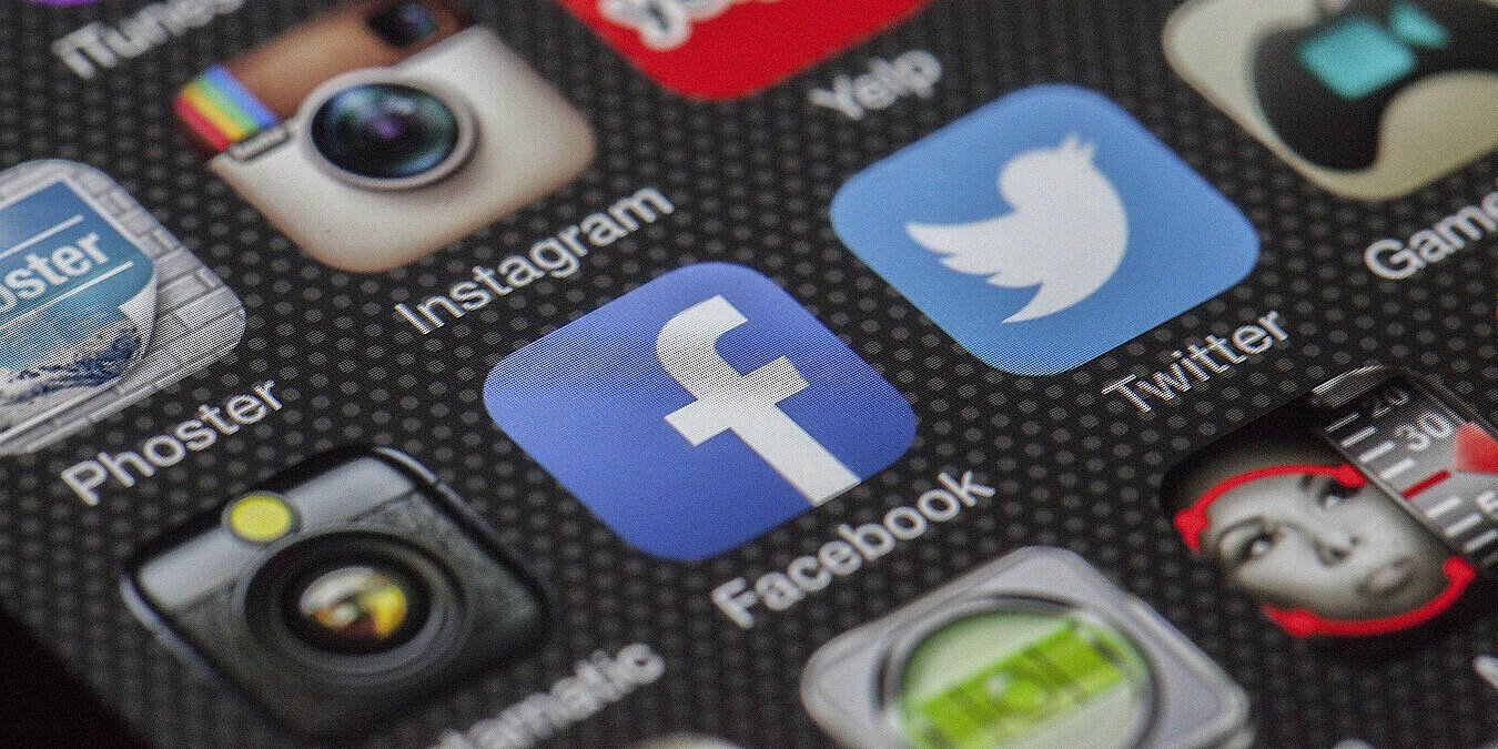 Facebook Apple Ads Featured