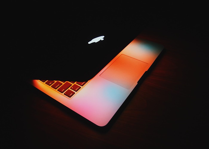 Macbook Pros Touch Bar Closed