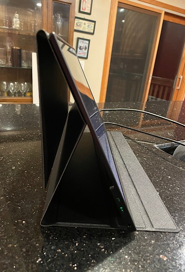 Review Aukai Portable Monitor Cover