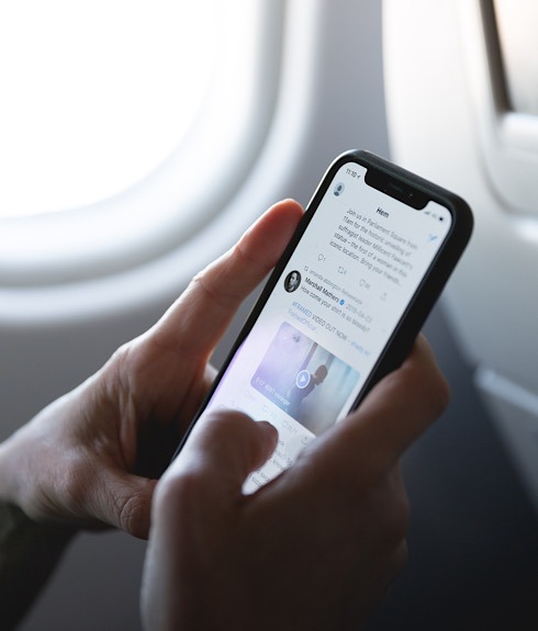 Twitter Photo Cropping Phone