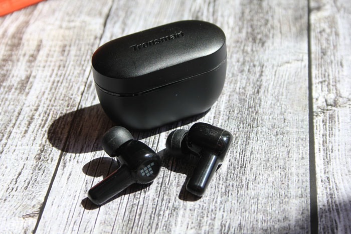 Tronsmart Apollo Air Buds Case 1