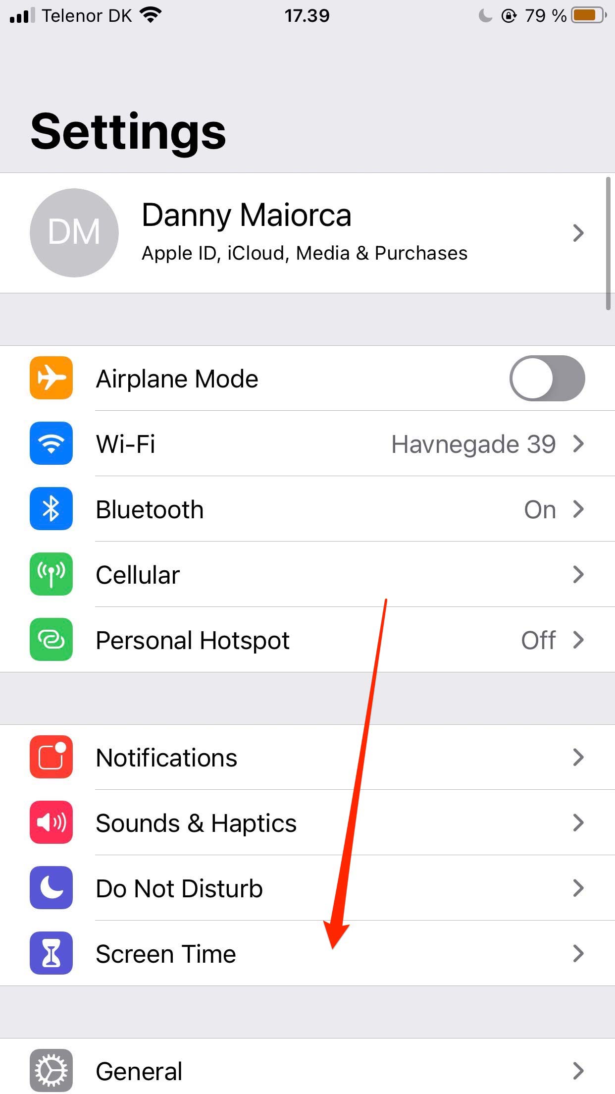 Photo of the iPhone Settings app interface