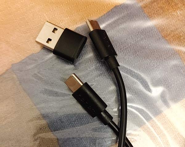 Hohem Isteady V2 Gimbal Review Cable