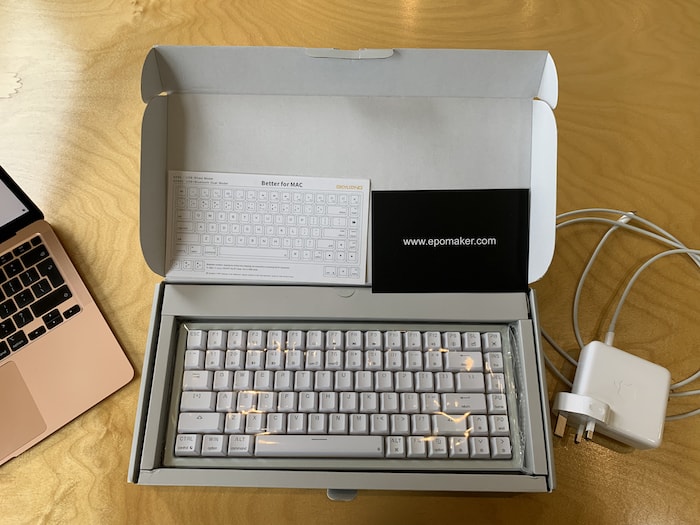 Unboxing the Epomaker AK84S.