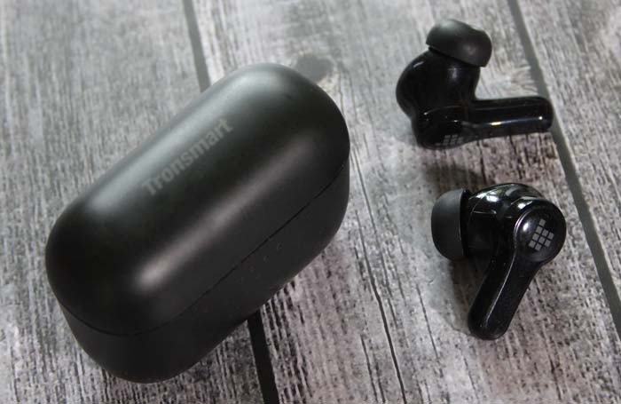 Tronsmart Onyx Apex Case And Buds