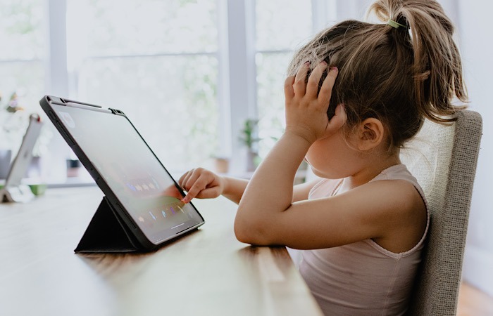 Google Allows Minors Remove Images Tablet