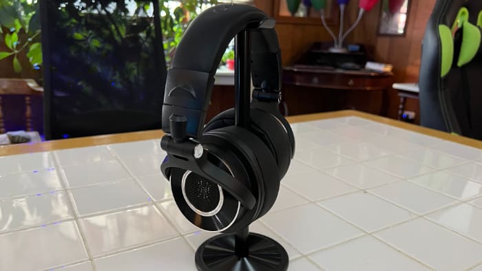 Oneodio Monitor 60 Review Side