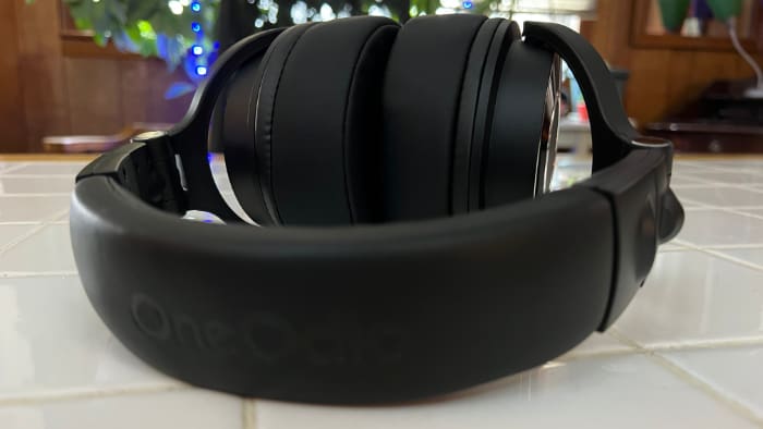 Oneodio Monitor 60 Review Top