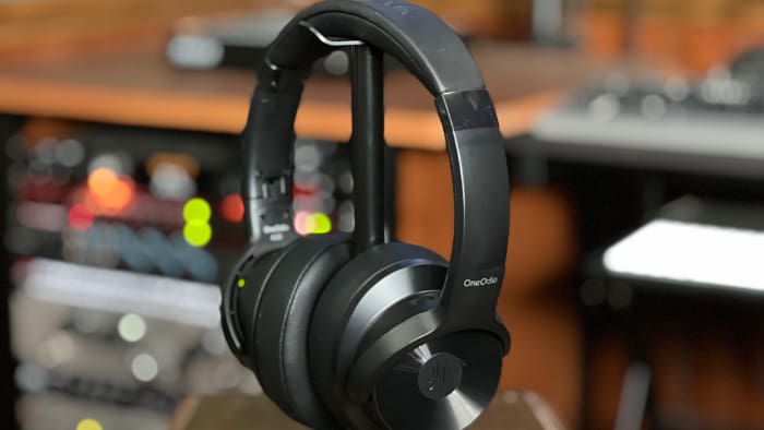 Oneodio A30 Review Right