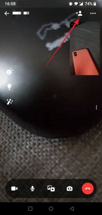 Adding more people to conversation in Facebook video call.