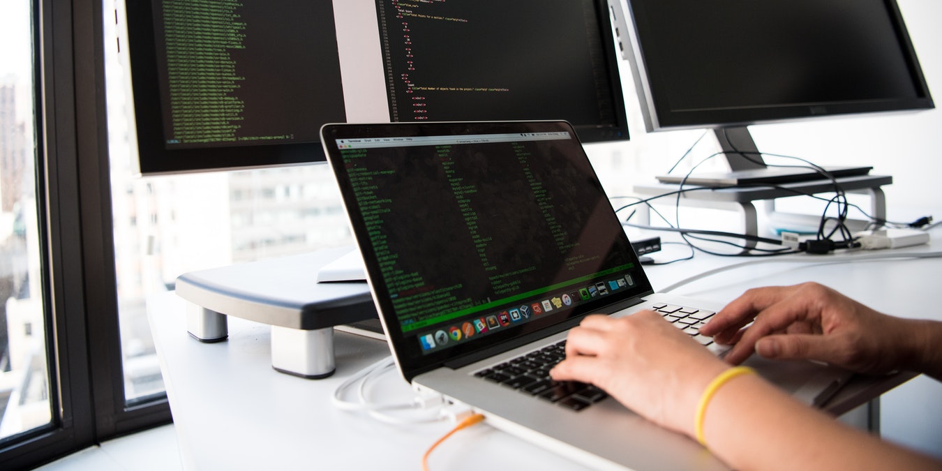 What Is Log4shell And How To Protect Your Linux System Against It Featured Image