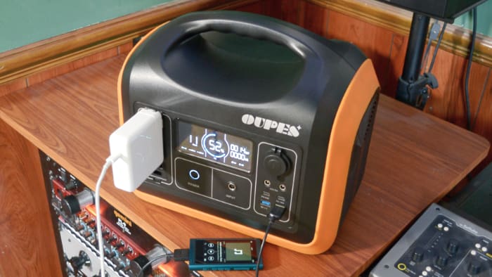 Oupes Power Station 1100w Review Charging
