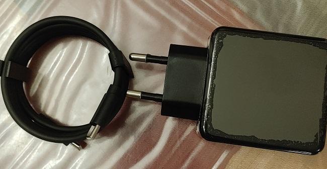 Doogee S98 Smartphone Review Charger