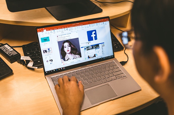 Facebook Location Data History Laptop