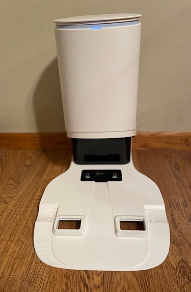 Yeedi Vac 2 Pro Station Plugged In