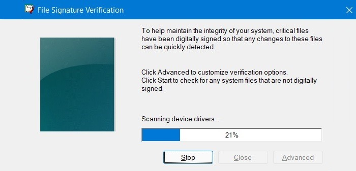 Scan in progress in File Signature Verification window. 