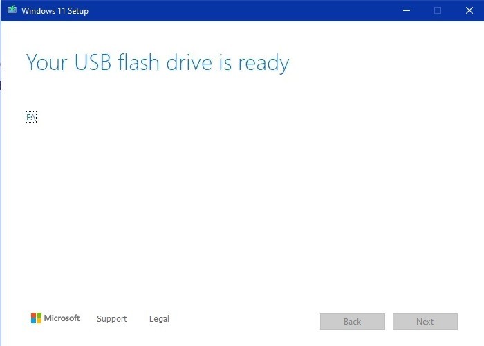 "USB flash drive is ready" message in Windows installation setup. 