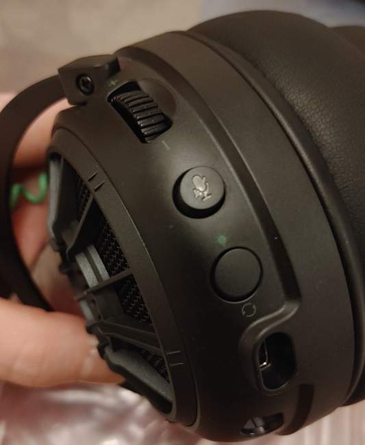Eksa Star Engine E5000 Pro Gaming Headset Review Buttons