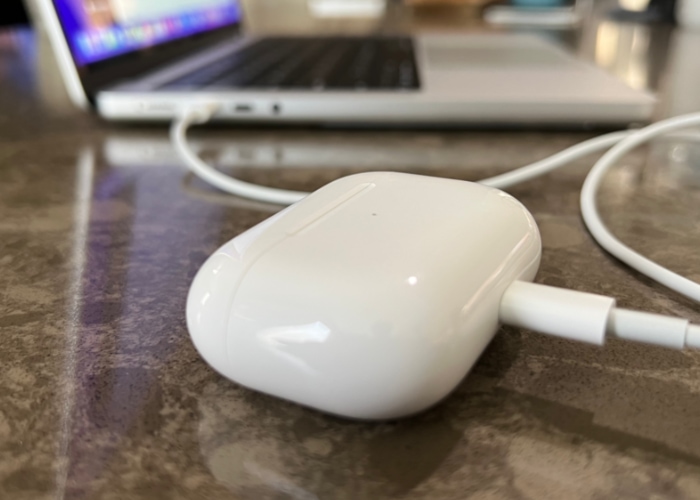 Airpods Charging Mac