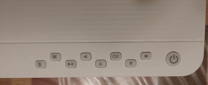 Vankyo Leisure 470 Pro Phone Projector Review Buttons 1