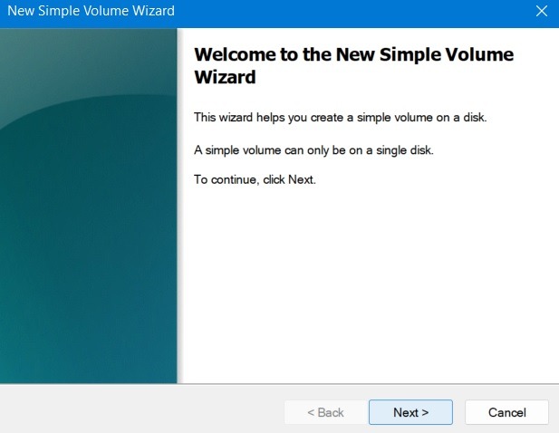 The New Simple Volume Wizard in Windows Disk Management.