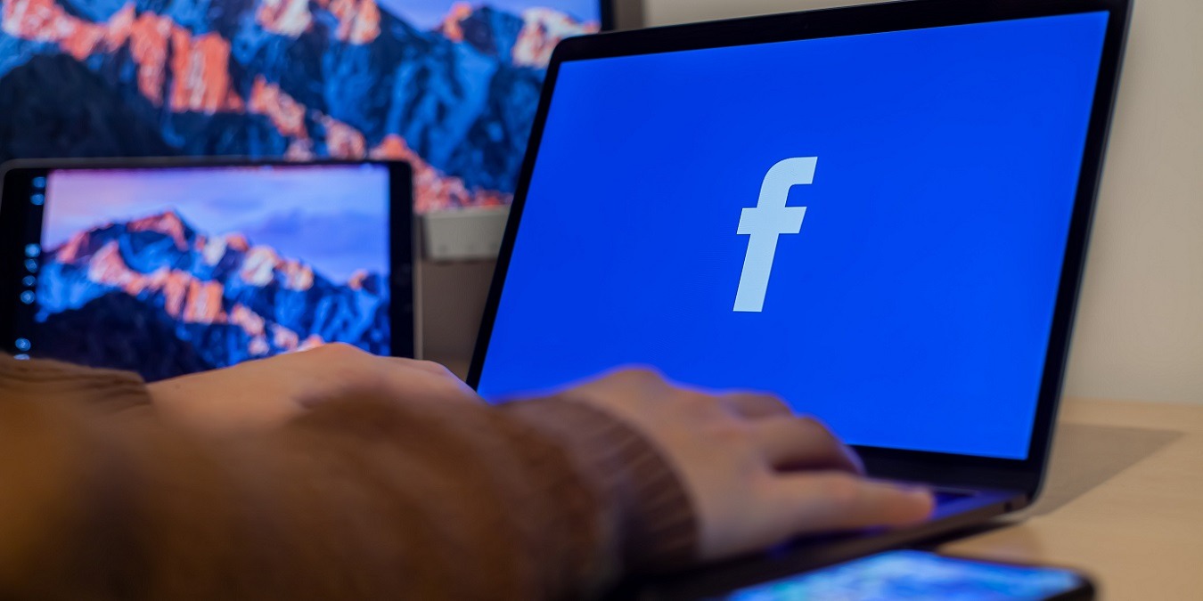 Facebook Poll Featured