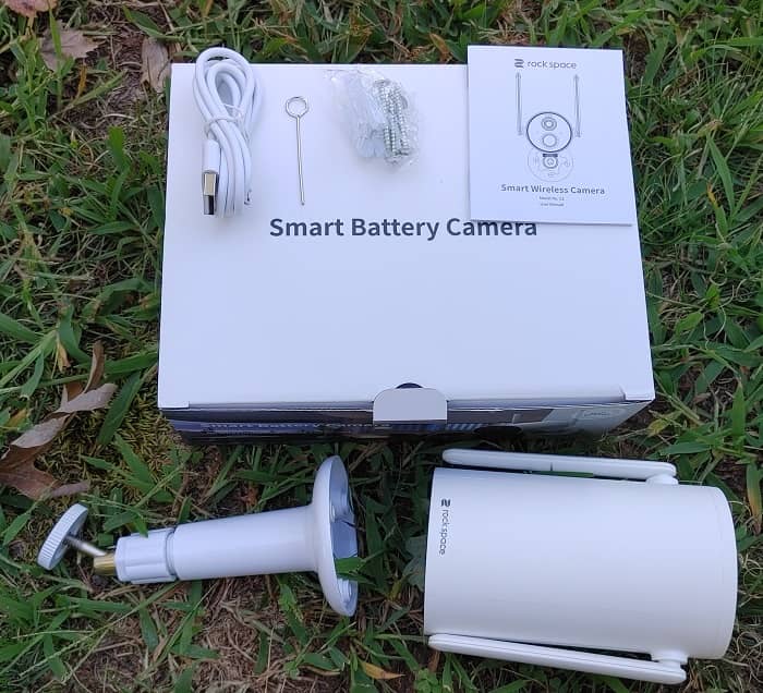 Rock Space C1 Smart Wireless Outdoor Camera With Spotlight Review Box