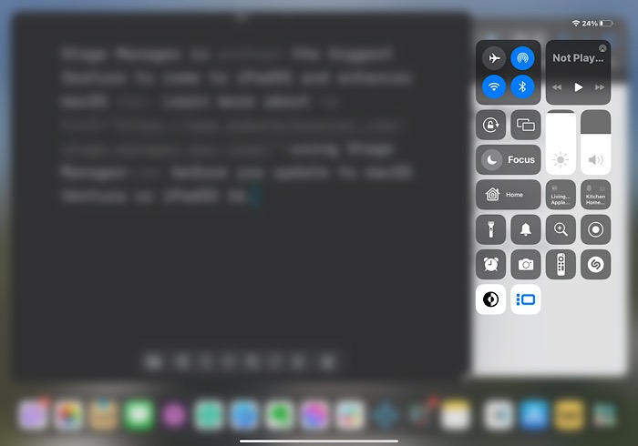 Apple Clean Energy Charging Stage Manager